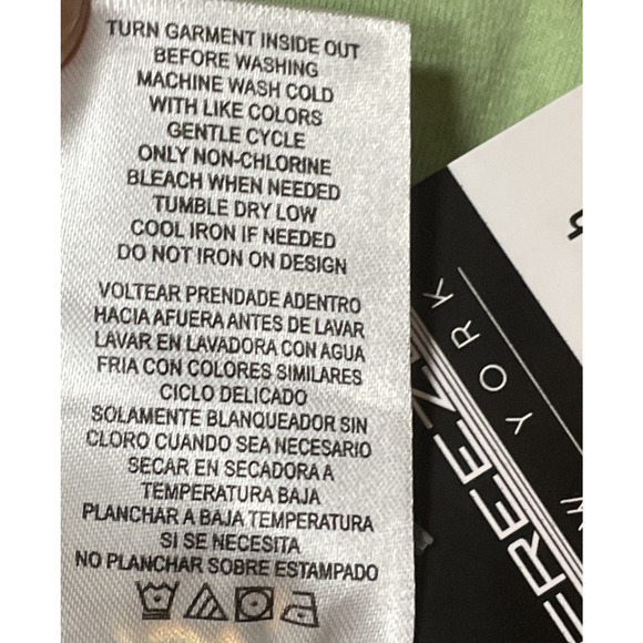 Disney Winnie The Pooh & Piglet Womens Medium Green T-Shirt Embroidered Flowers - Picture 8 of 12